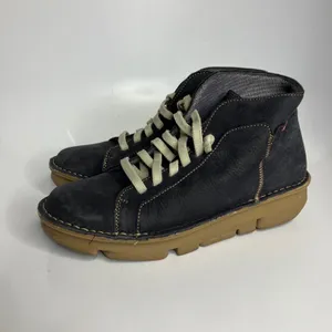 On foot‎ touch dark gray lace up sneakers boots women's size 39 Nubuck leather thumbnail 4