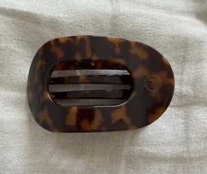 Tortoiseshell Oval Women’s Hair Clip Brown thumbnail 1