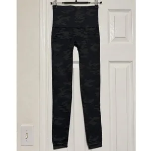 SPANX Look At Me Now Seamless Leggings Black Camo High Waist NWT Small thumbnail 3