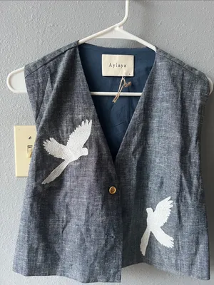 Sleeveless Denim-Effect Cropped Vest with White Bird Appliqué thumbnail 3