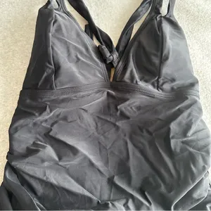 NWT CUPSHE One Piece Swimsuit Tummy Control Deep V Neck black size XL thumbnail 4