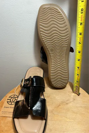 Women's summer sandals Size 10. $25. thumbnail 2
