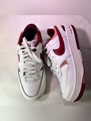 Nike Women’s White & Burgundy Low-Top Sneakers thumbnail 6