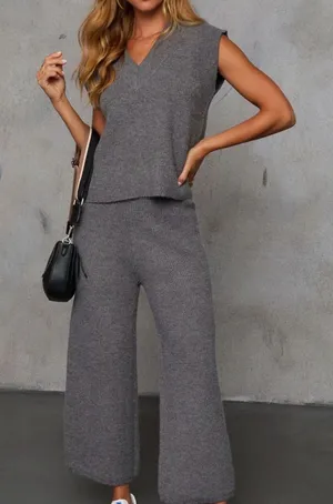 Vici Gray Ankle & Cropped Pants Set thumbnail 1