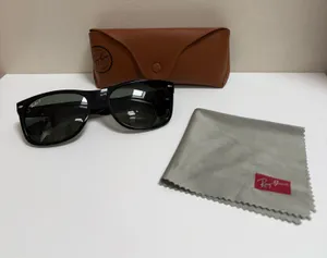 Ray-Ban Sunglasses thumbnail 1