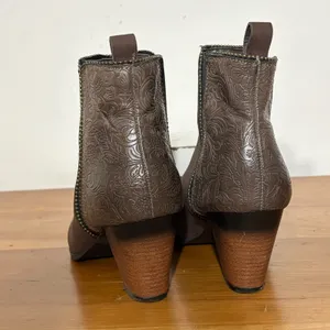 Maurices Rebel Brown Faux Suede Floral Embossed Ankle Boots 10M 111972-REBEL thumbnail 5