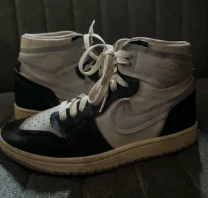 Air Jordan 1 High Method of Make thumbnail 1