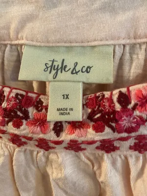 Style&co Top Size 1X Soft Shell Pink Square Neck Cap Short Sleeve Embroidered thumbnail 4