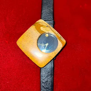 Vintage Vlado Quartz Japan Movement Ladies Watch thumbnail 2