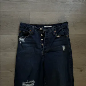 Levi’s High Rise Ribcage Straight Leg Ankle Jeans thumbnail 3