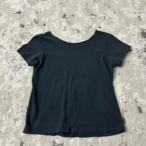 Brandy Melville Women’s Y2K Grey Graphic Short Sleeve Shirt Size Small/Medium thumbnail 2