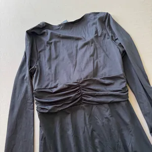 Vintage Simply Irresistible Ruched Ring V-Neck Tunic Top thumbnail 4