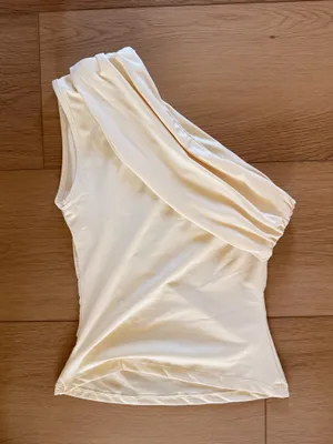 Off the shoulder butter yellow top thumbnail 3