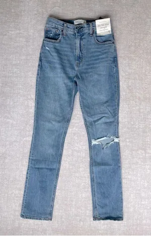 NWT Abercrombie The 90's Slim NWT Straight Ultra High Rise thumbnail 1