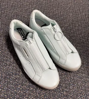 Adidas sleek sneakers size 7 // 080416 thumbnail 1