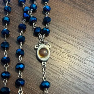 Vintage Terra Jerusalem Rosary relic beads and shimmering Aurora Borealis bead. thumbnail 4