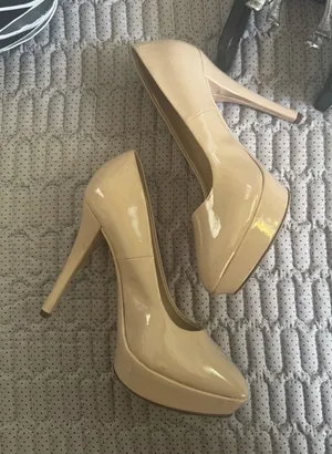 Jennifer Lopez Nude Patent Platform Stiletto Heels thumbnail 1