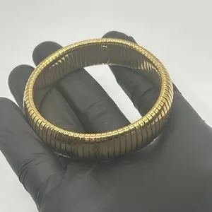 Vintage Stretchy Gold Bracelet Womens 6.5 Inch Adjustable Dainty Stackable thumbnail 4