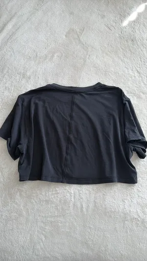 Lululemon Top  thumbnail 2