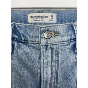 Abercrombie Fitch The Pleated Denim Shorts Ultra High Rise 30/10 Preppy Retro thumbnail 3