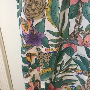 FINAL MARKDOWN Ladies’ White Swan Colorful Scrub Top (S) thumbnail 2