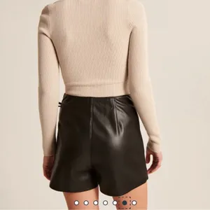 Abercrombie & Fitch Black Faux Leather Mini Skort Skirt Size‎ XXS thumbnail 2