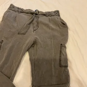 Free People Gray Cropped Jogger Pants thumbnail 2
