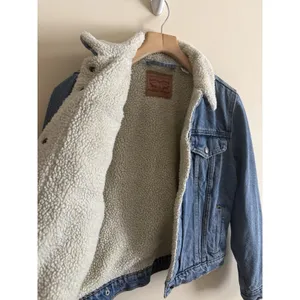 Women's Small Levi’s Premium Trucker Jacket Sherpa Lined Blue‎ Denim Jean thumbnail 4
