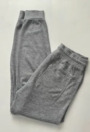 Alo sweatpants thumbnail 1