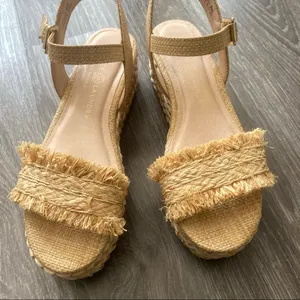Platform sandals. Never worn. size8 Tan Size 8 thumbnail 5