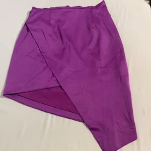 Elliatt Satin Halter Cocktail Dress Violet Asymmetrical Large NWT thumbnail 13