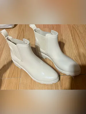 Women 11 cream colored ankle slip on rain booties Chelsey style thumbnail 2