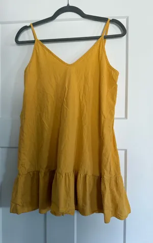 Yellow sundress Size M thumbnail 1