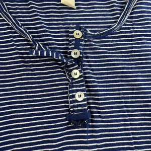 We The Free People S Small Hong Kong Henley Top Navy Striped Raw Hem Boho Beachy thumbnail 5