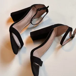 Black High Heel Strappy Ankle Shoes Sz 7 thumbnail 6