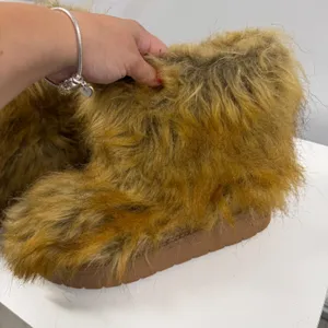 Brown Faux Fur Shaggy Platform Boots Size 10 Winter Snow Yeti Cozy Y2K Style thumbnail 3