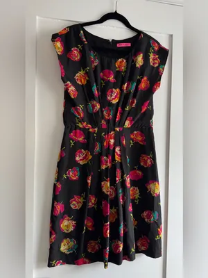 Betsey Johnson Black Floral Rose Print Dress Small 4 6 Pleated Blouson Waist thumbnail 3