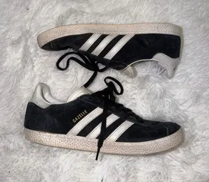 Adidas Gazelle Women's Black Suede Sneakers with White Stripes size 6 1/2 thumbnail 1