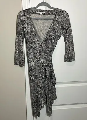 Diane Von Furstenberg Signature silk Wrap Dress in W&B pattern thumbnail 1