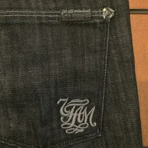 Seven for all Mankind 7fam bell bottom dark wash jeans 28 thumbnail 5