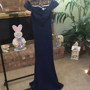Kleinfeld size 4 formal dress thumbnail 2