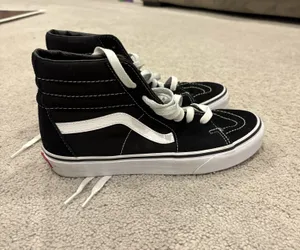 black and white vans size 8  thumbnail 1