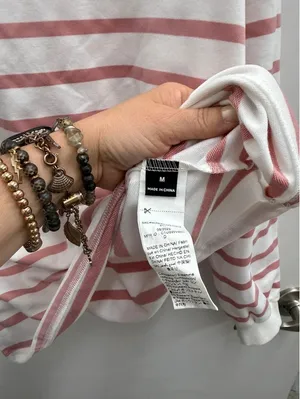 Women’s size medium, long sleeve top Pink thumbnail 4