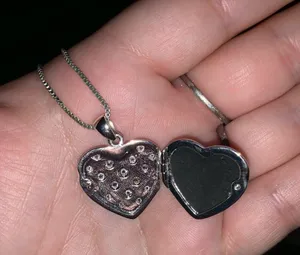 Locket thumbnail 2