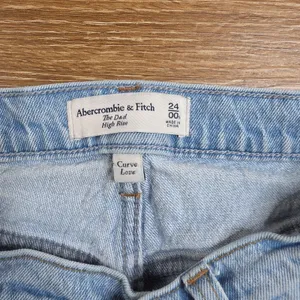 Abercrombie & Fitch The Dad Jeans Women 24 00S Curve Love High Rise Light Wash thumbnail 7