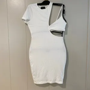White Fox White Ribbed Cutout Mini Dress Size M Y2K Bodycon Asymmetrical thumbnail 2