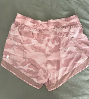 Athleta Mesh Racer Pink Camo Women's 4 inch Shorts thumbnail 4
