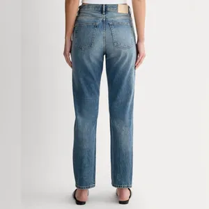 NWT Everlane The ’90s Cheeky Jean in Vintage Mid Blue Size 28 Button Fly Closure thumbnail 2