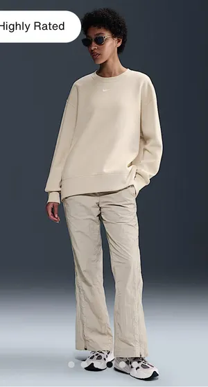 Women’s Nike Crewneck size medium  thumbnail 2