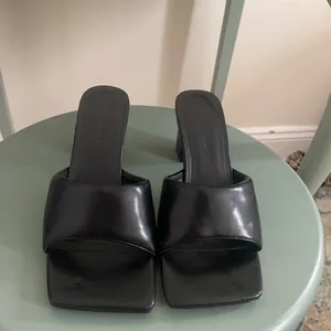 Square Toed Block heels thumbnail 4